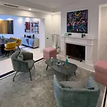 First Line Banus 4 Bed Sea Pool * Marbella
