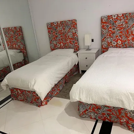 公寓 First Line Banus 4 Bed Sea Pool