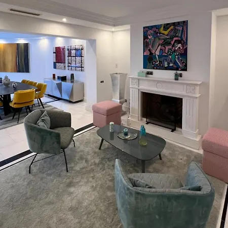 First Line Banus 4 Bed Sea Pool * 마르베야