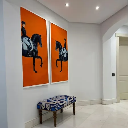 First Line Banus 4 Bed Sea Pool 公寓