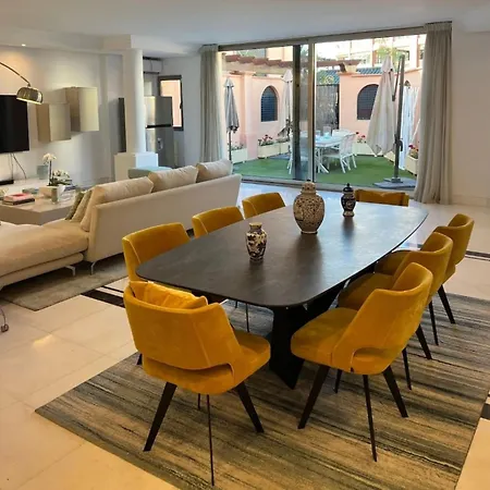 First Line Banus 4 Bed Sea Pool * 马尔韦利亚